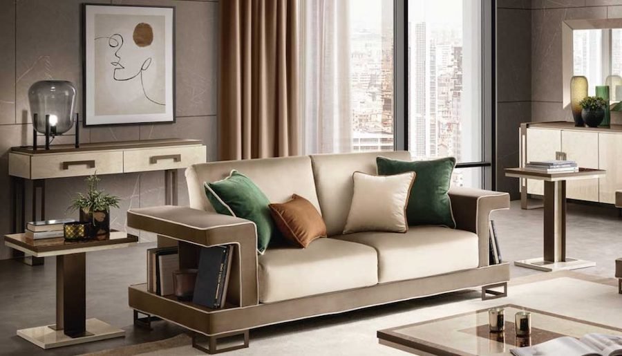 poesia-living-room-dettaglio-divano-per-slider-con-lamp-end-table-1024x586